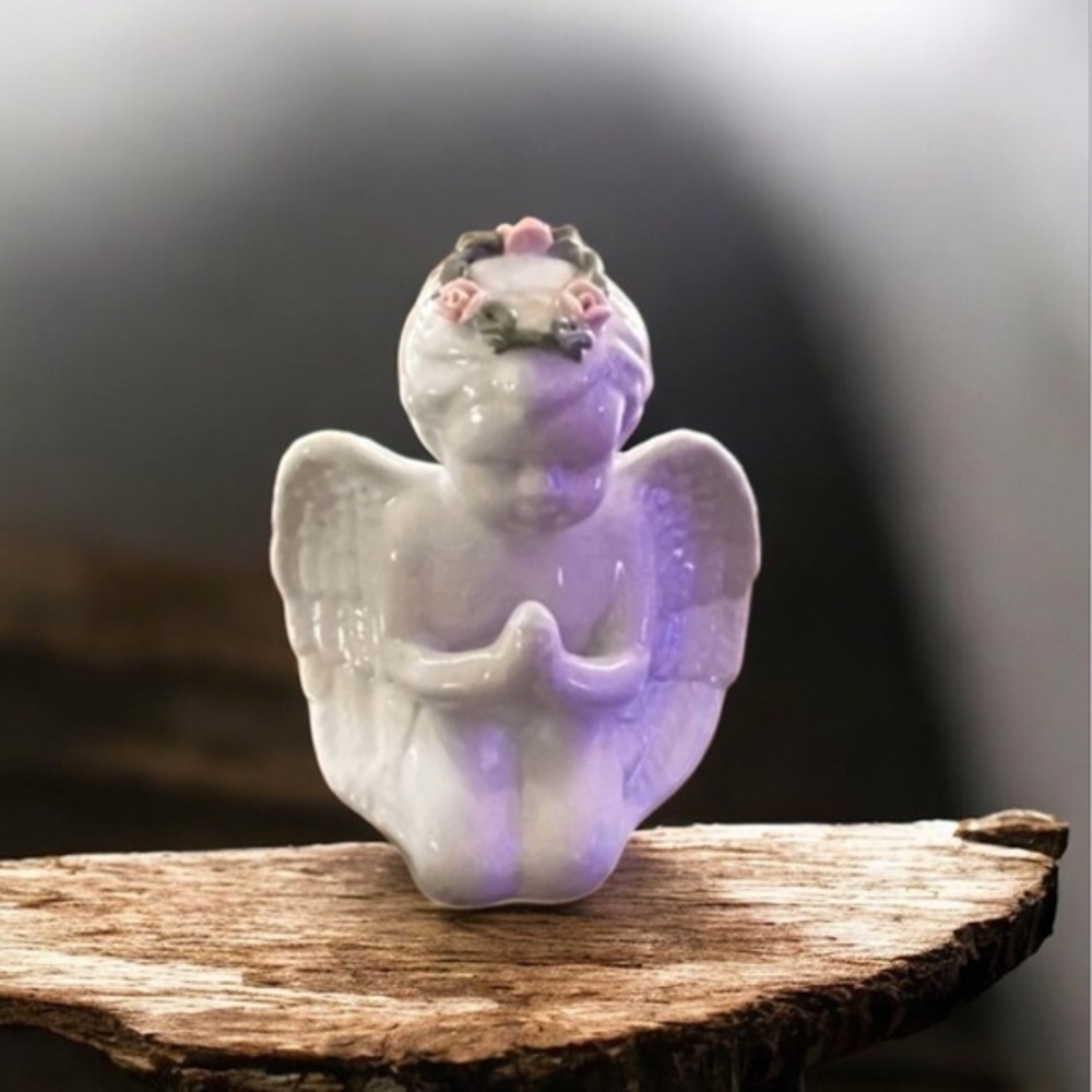 Vintage cherub baby angel figurine